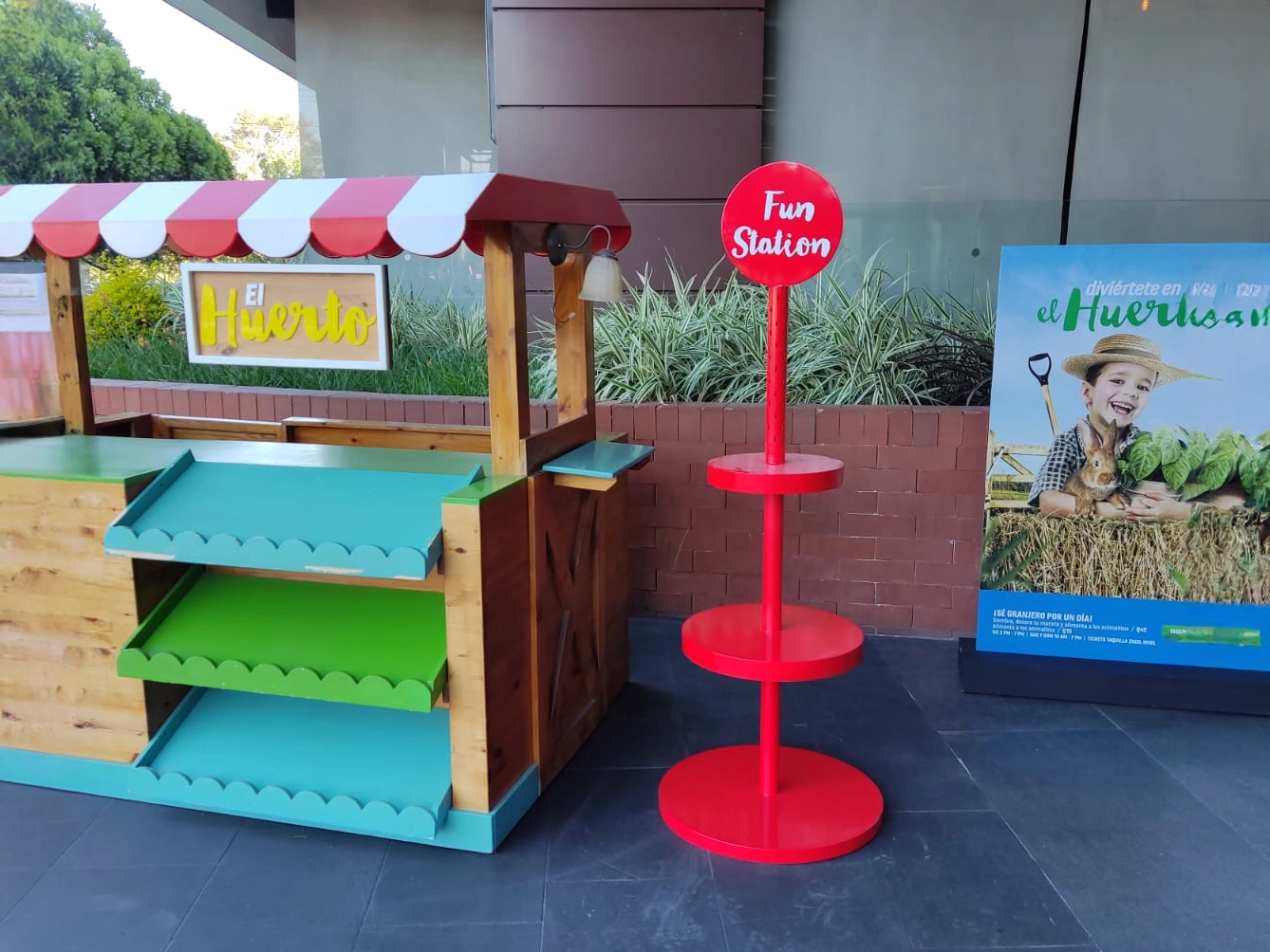 Estructura metálica de Fun Station en parque infantil