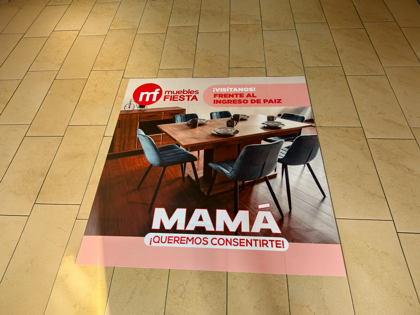 Mural en el piso para Muebles Fiesta con diseño de comedor