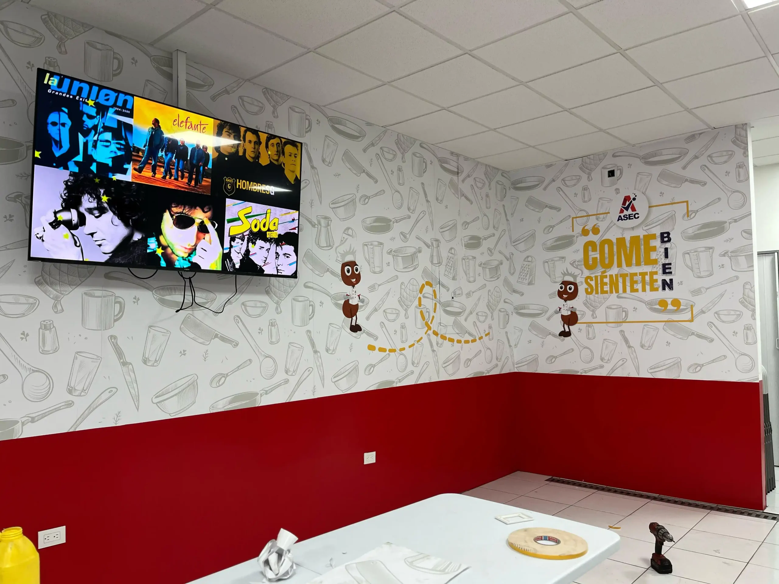 Mural para restaurante con frase "Come bien, Sientete bien"
